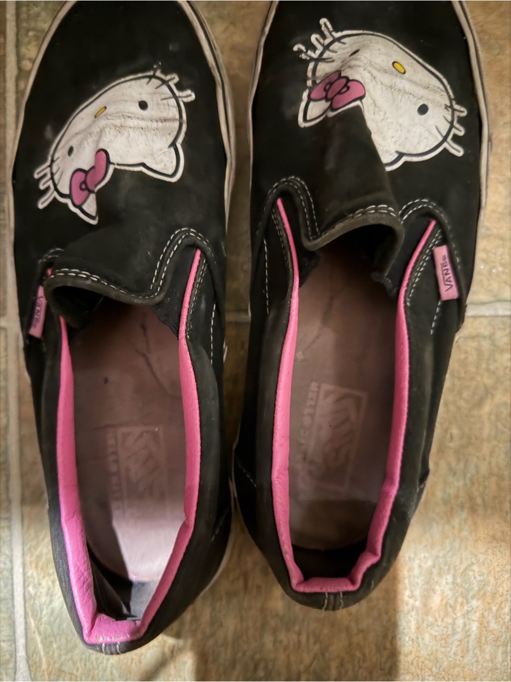 Vans Slip-On Hello Kitty Black & Pink Sneakers - Picture 5 of 7